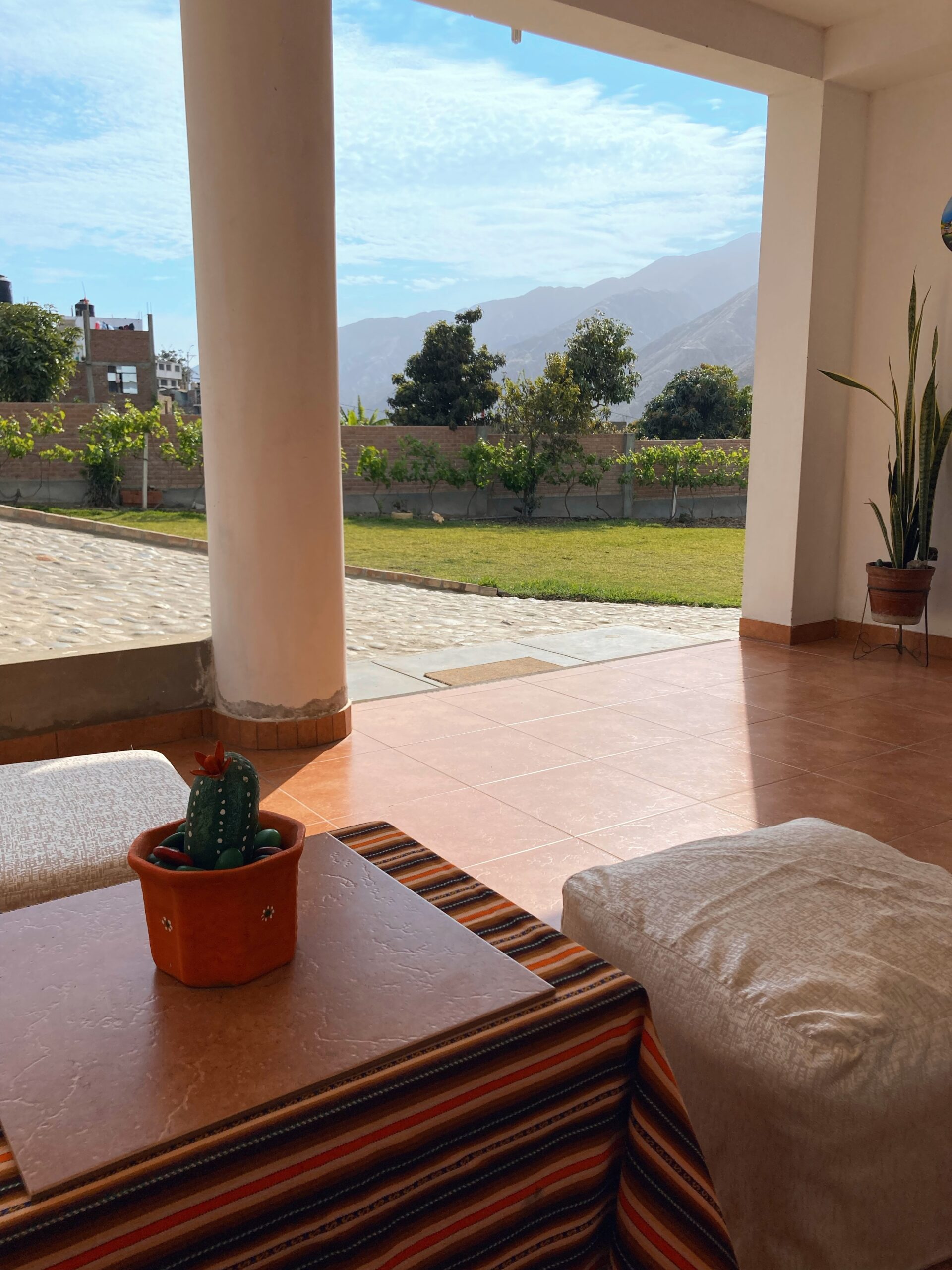 Vista panorámica desde el hospedaje de Piscos José Félix, ideal para turismo vivencial y enoturismo en Lunahuaná.